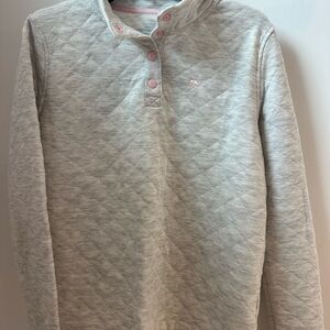 Vineyard Vines Quilted Pullover Sweatshirt in Light Gray with Pink Accents